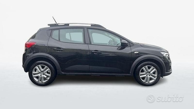 Usata Dacia Sandero Comfort 101 CV (74 kW) 2022 Nero Berlina