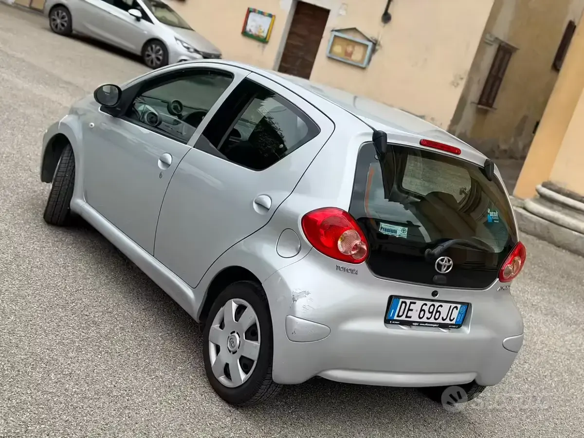 Gebraucht Toyota Aygo Sol 68 PS (50 kW) 2007 Grau Kleinwagen