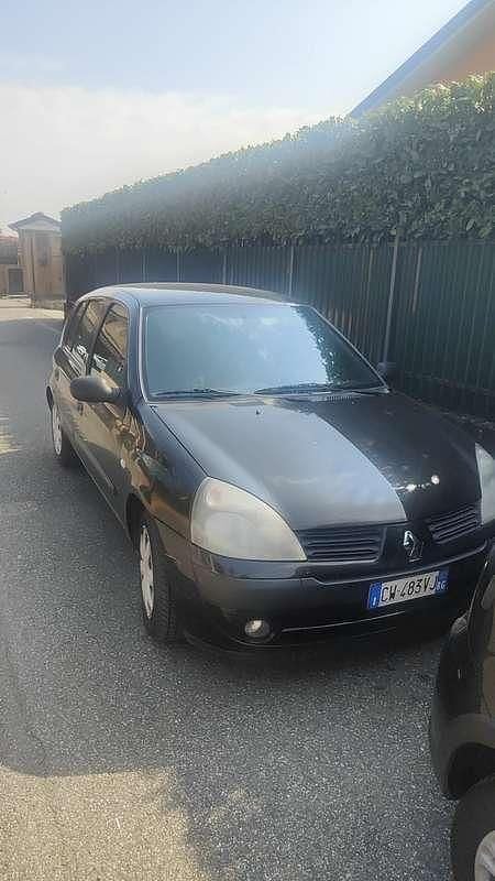 Usata Renault Clio II LIMITED 58 CV (42 kW) 2005 Berlina