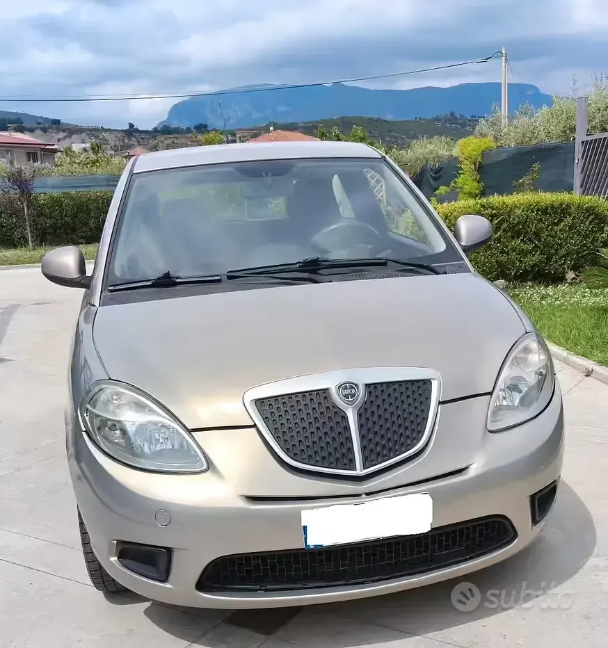 Usata Lancia Ypsilon 60 CV (44 kW) 2010 Utilitaria