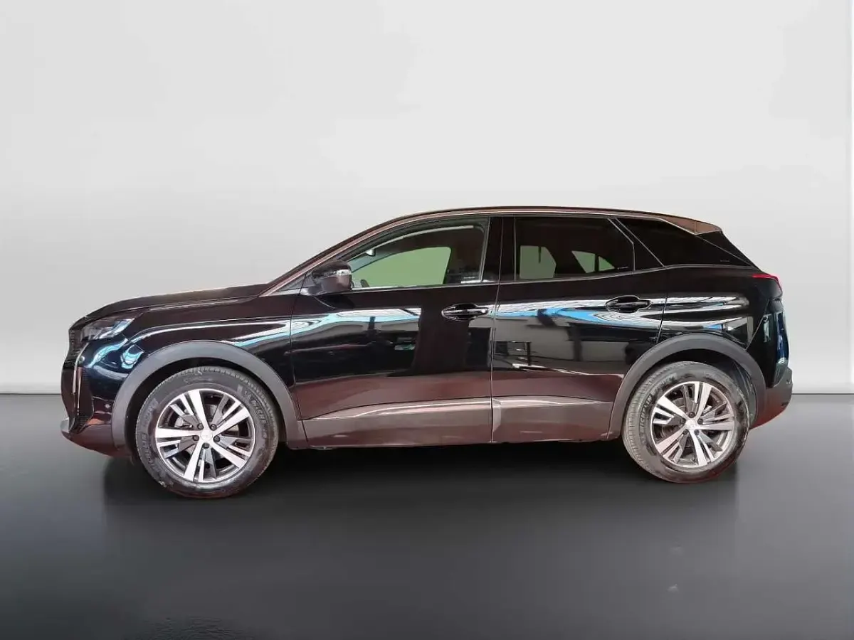 Usata Peugeot 3008 Allure 131 CV (96 kW) 2023 Nero SUV