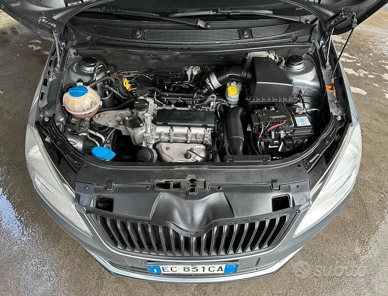 Usata Skoda Roomster Style 70 CV (51 kW) 2010 Grigio Monovolume