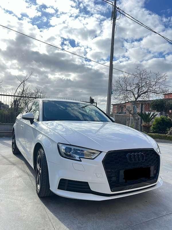 Usata Audi A3 Design 116 CV (85 kW) 2018 Berlina