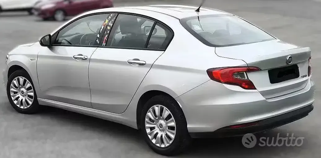 Usata Fiat Tipo 95 CV (69 kW) 2017 Grigio Berlina