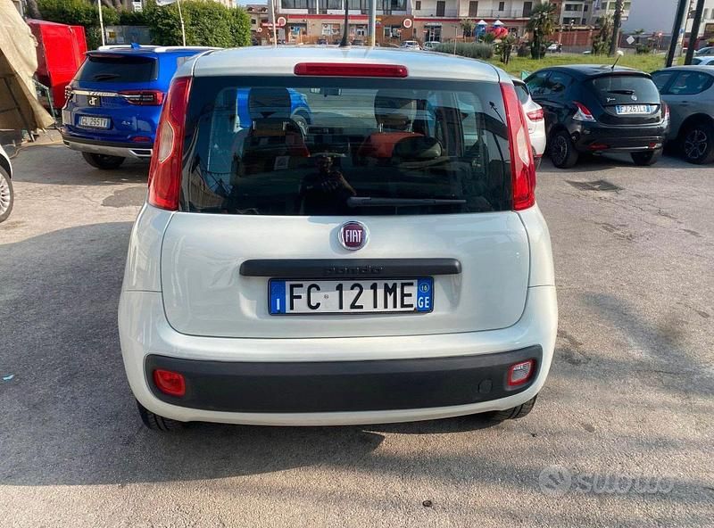 Bianco Usata 2016 Fiat Panda Tre volumi | 7000 € (Buon prezzo) - Immagine 1/4