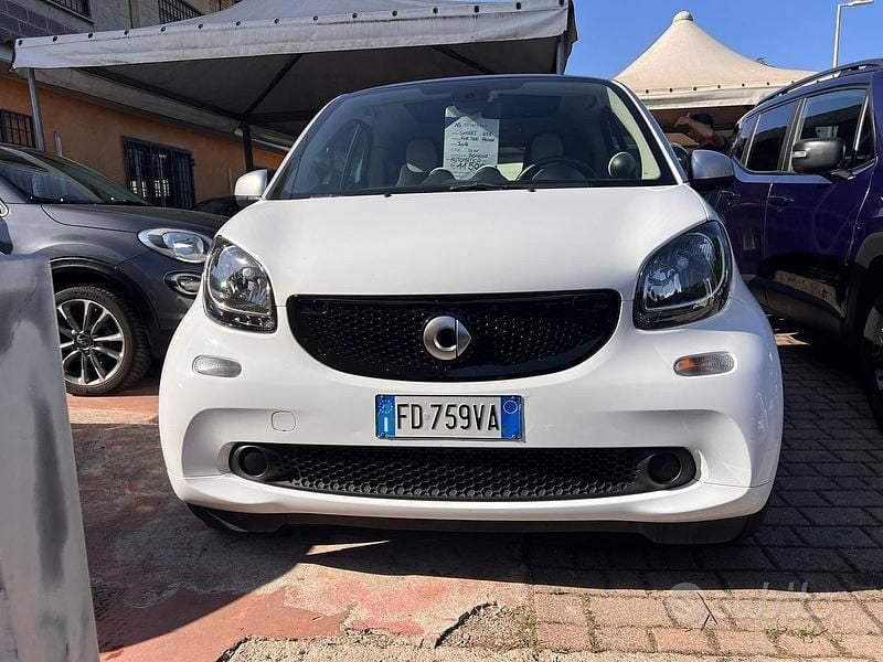 Usata Smart ForTwo Coupé 71 CV (52 kW) 2017 Utilitaria