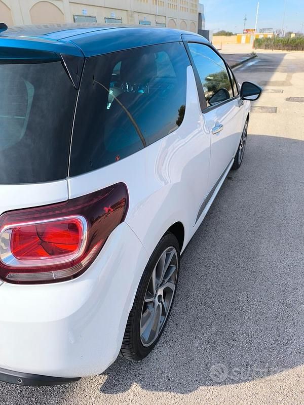 Usata DS Automobiles DS3 Sport Chic 75 CV (55 kW) 2016 Bianco Utilitaria