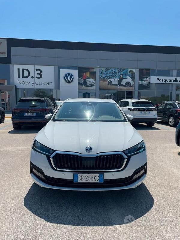 Usata Skoda Octavia 131 CV (96 kW) 2021 Bianco Station wagon