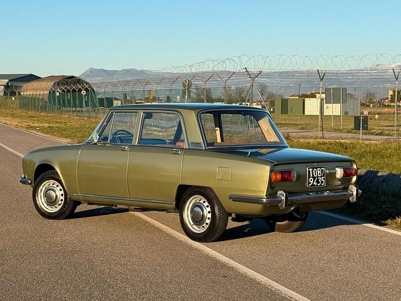 Usata Alfa Romeo 1750 114 CV (83 kW) 1969 Verde Berlina