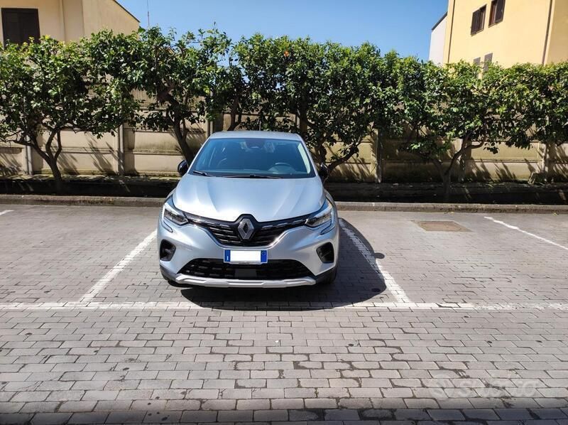 Usata Renault Captur 116 CV (85 kW) 2020 Grigio SUV