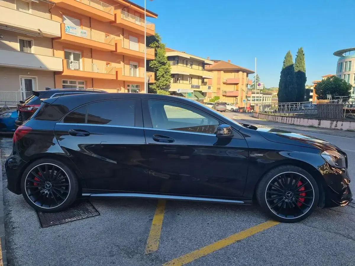 Usata Mercedes A45 AMG AMG 381 CV (280 kW) 2017 Nero Utilitaria