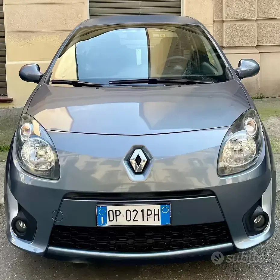 Usado Renault Twingo 76 CV (55 kW) 2009 Gris Utilitario