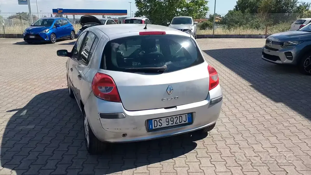 Usata Renault Clio II Rip Curl 75 CV (55 kW) 2009 Grigio Berlina