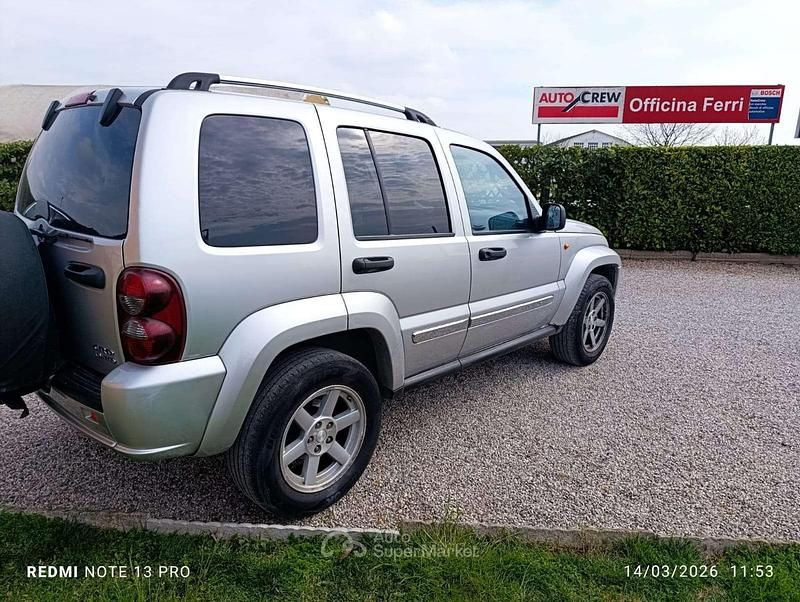 Usata Jeep Cherokee Limited 163 CV (119 kW) 2008 Argento SUV