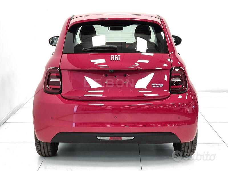 Nuova Fiat 500e 69 kW (95 CV) 2025 Rosso Utilitaria