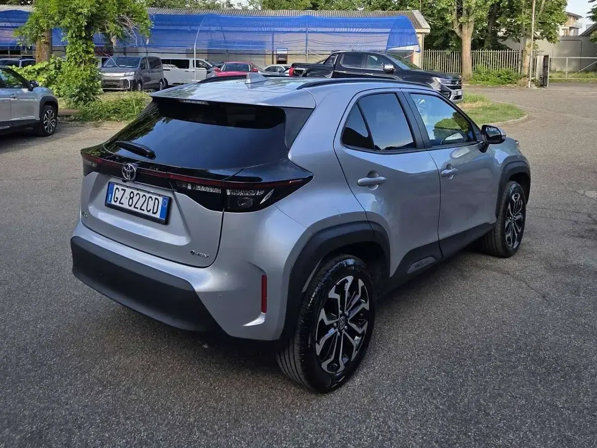 Usata Toyota Yaris Cross Trend 92 CV (67 kW) 2025 Argento SUV