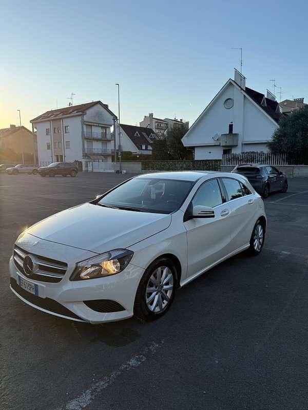 Usata Mercedes A180 Premium 109 CV (80 kW) 2012 Berlina