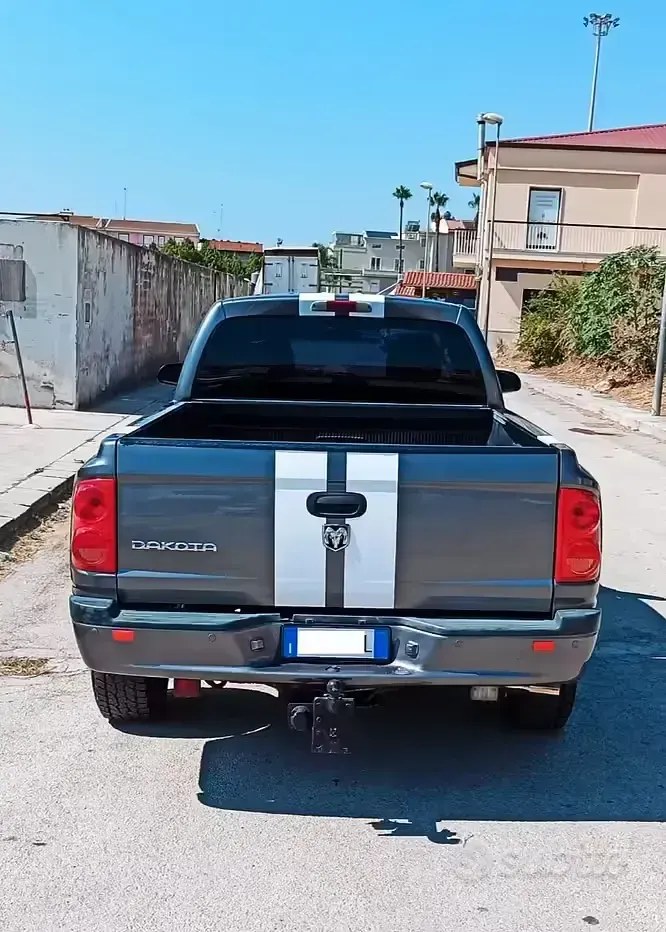 Usata Dodge Dakota 218 CV (160 kW) 2006 Grigio Pick-up