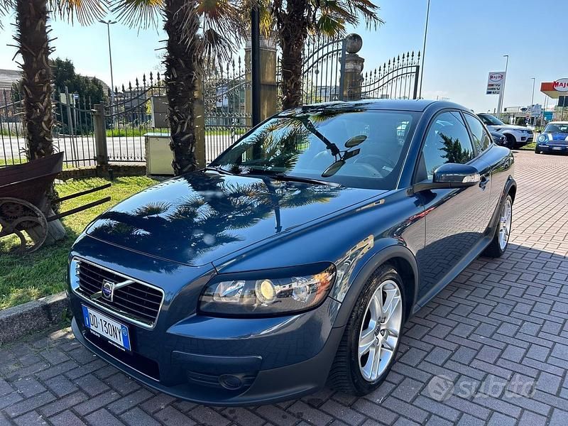 Usata Volvo C30 Summum 108 CV (79 kW) 2007 Blu Utilitaria