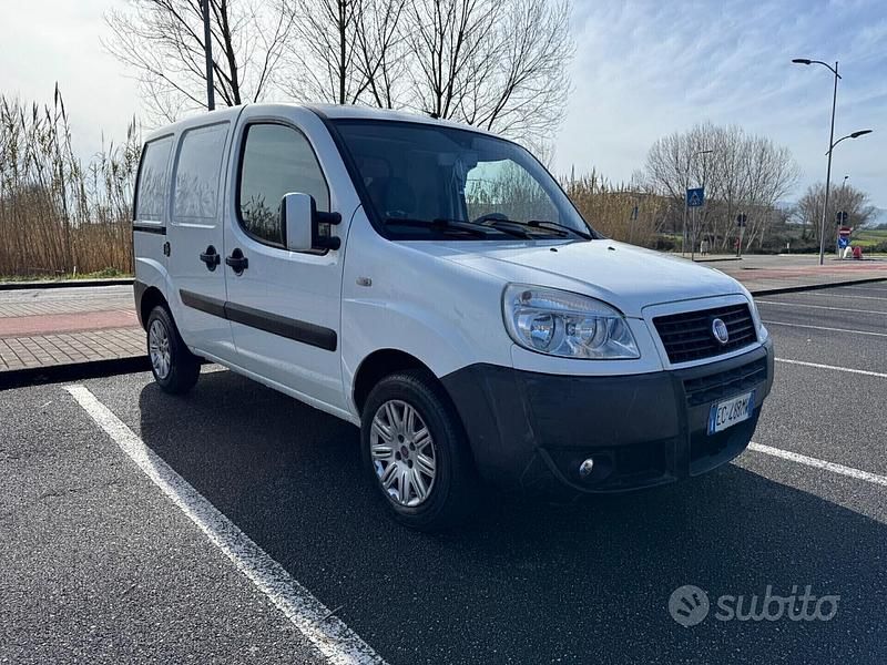 Usata Fiat Doblò 103 CV (75 kW) 2010 Bianco Monovolume