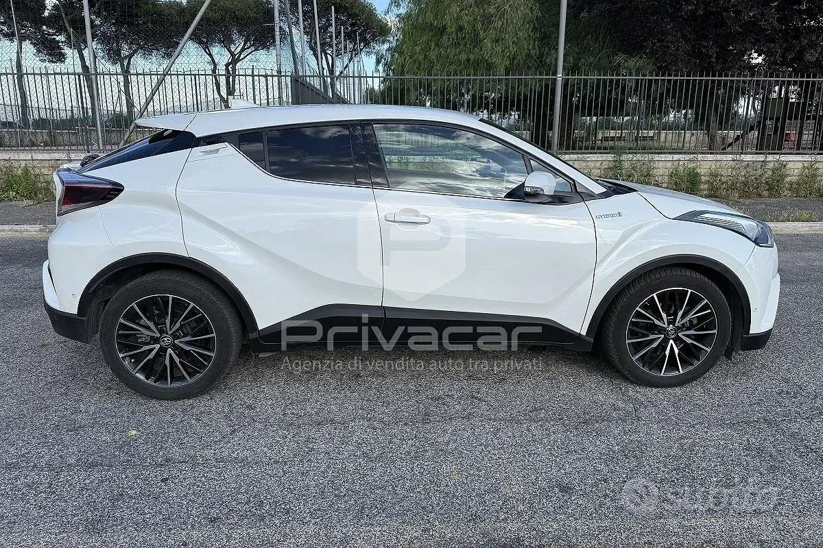 Usata Toyota C-HR Lounge 98 CV (72 kW) 2017 Bianco SUV