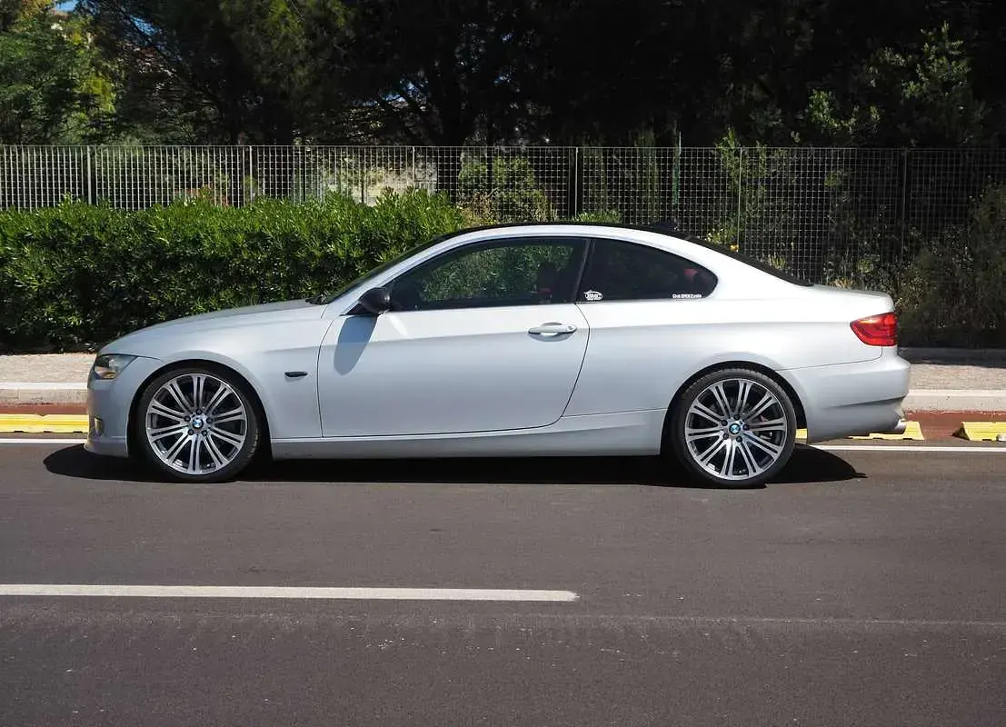 Usata BMW 325 218 CV (160 kW) 2006 Argento Coupé
