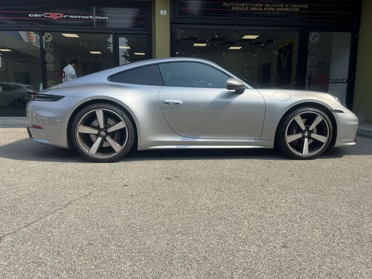 Usata Porsche 911 Carrera 394 CV (289 kW) 2024 Grigio Coupé