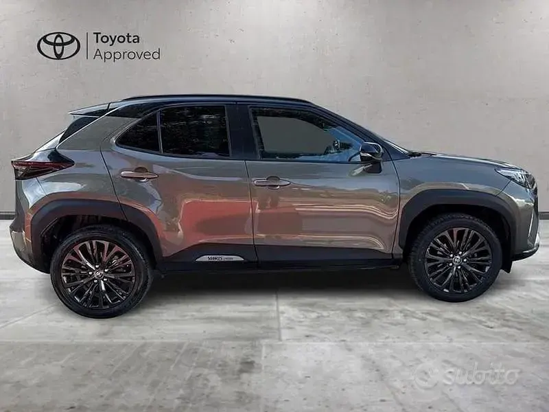 Usata Toyota Yaris Cross 116 CV (85 kW) 2023 Marrone SUV