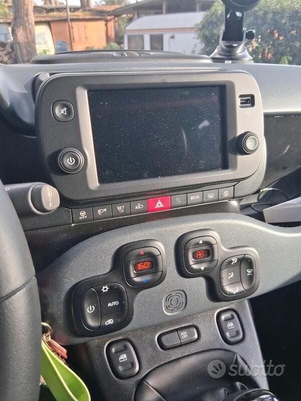 Usata Fiat Panda Cross Cross 69 CV (50 kW) 2024 Verde Utilitaria