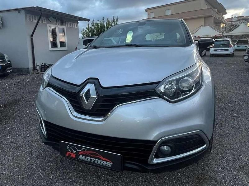 Usata Renault Captur 90 CV (66 kW) 2014 Argento SUV