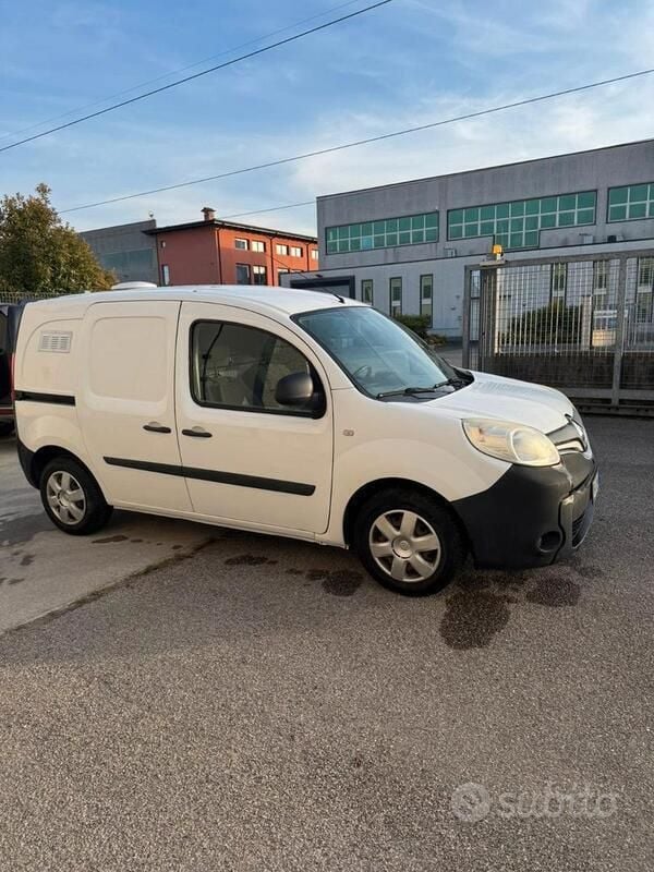Usata Renault Kangoo 75 CV (55 kW) 2014 Monovolume