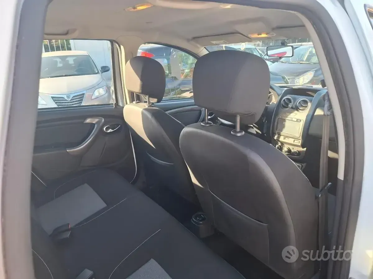 Usata Dacia Duster Lauréate 109 CV (80 kW) 2016 Bianco SUV