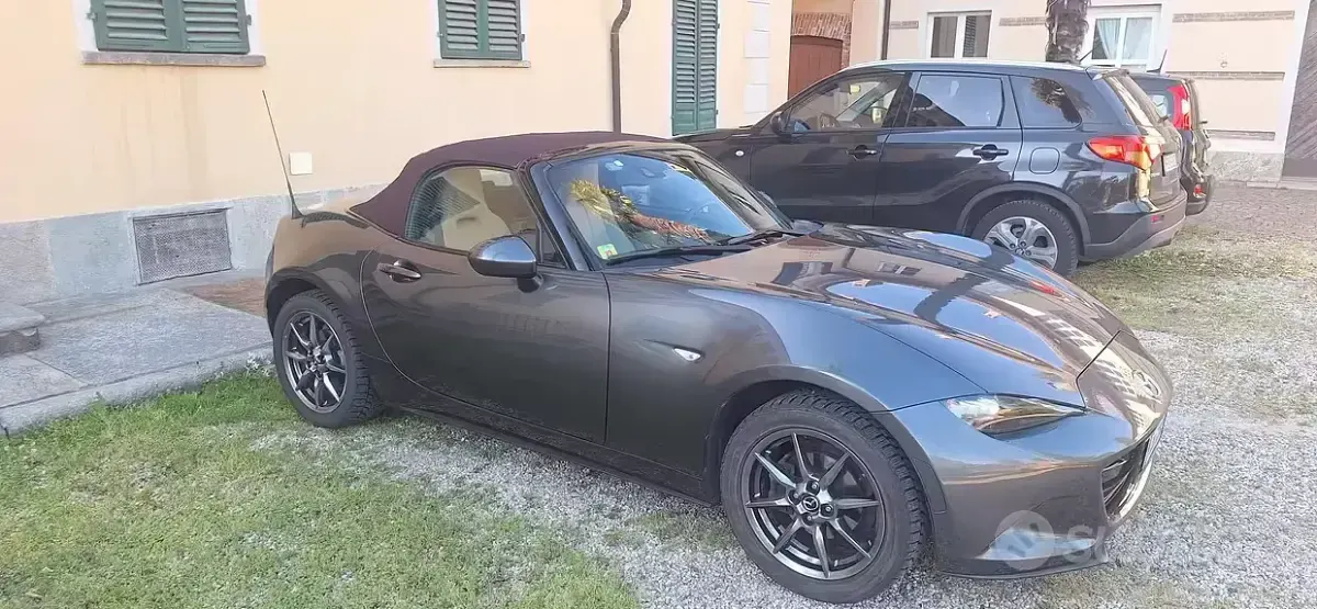 Usata Mazda MX5 Exceed 131 CV (96 kW) 2018 Grigio Cabrio