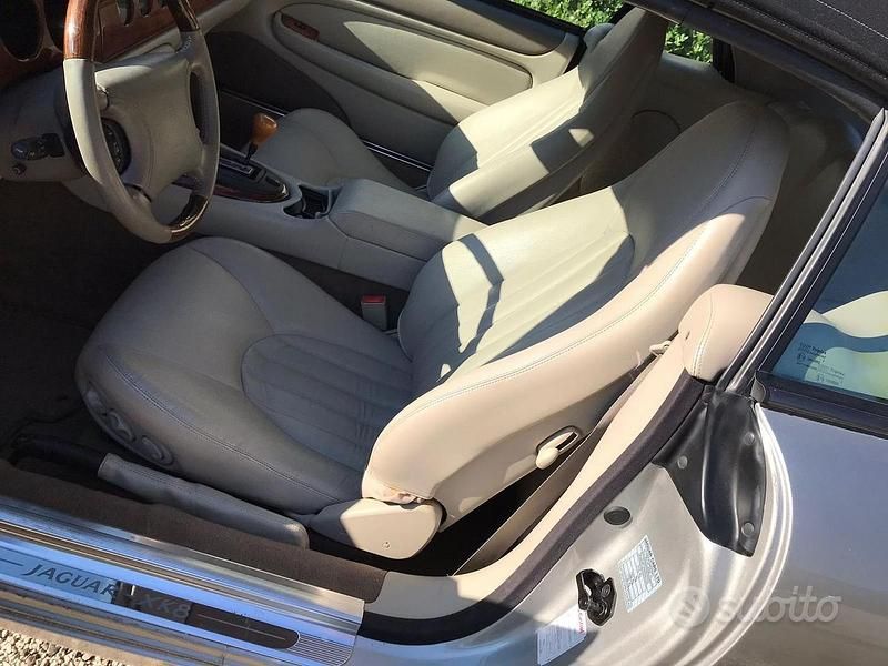 Usata Jaguar XK8 284 CV (208 kW) 1998 Grigio Cabrio