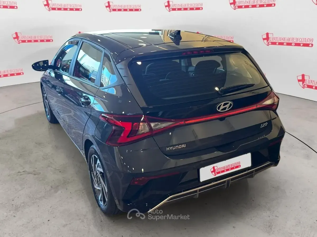 Usata Hyundai i20 84 CV (61 kW) 2024 Gray Utilitaria