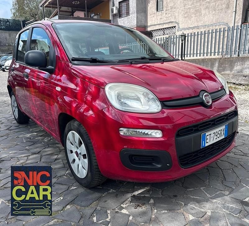 Usata Fiat Panda Easy 69 CV (50 kW) 2014 Rosso Utilitaria