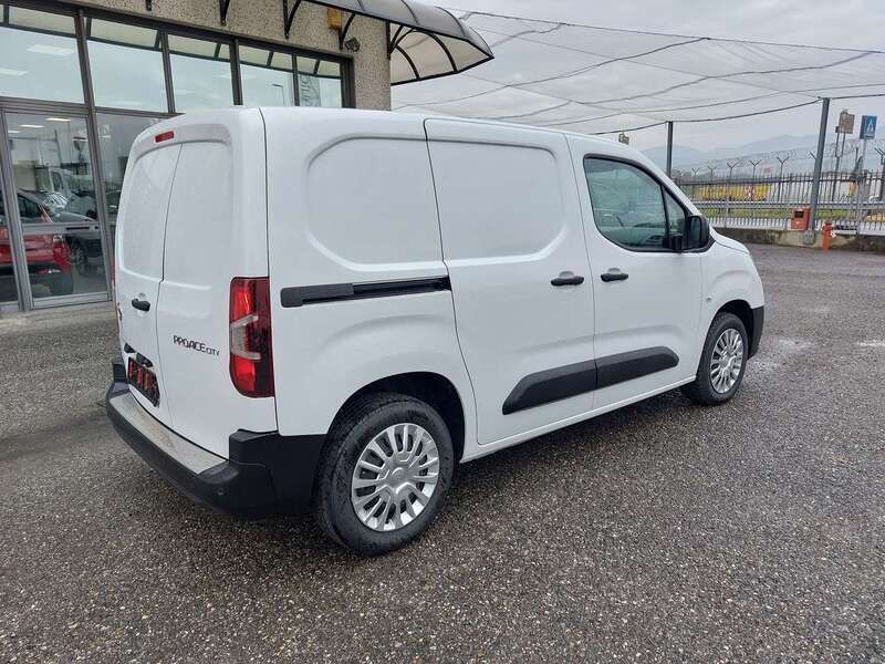 Usata Toyota Proace City City 102 CV (75 kW) 2024 Bianco Monovolume