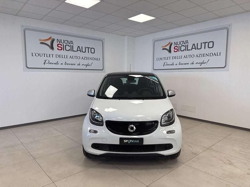 Bianco Usata 2017 Smart ForFour Passion Due volumi | 12.900 € (Molto cara) - Immagine 1/4
