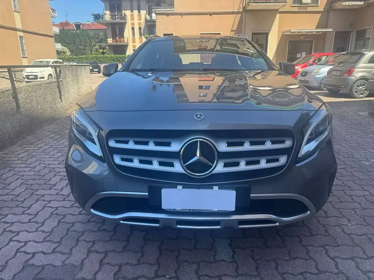 Usata Mercedes GLA250 211 CV (155 kW) 2018 Grigio SUV