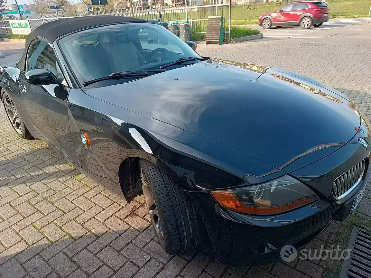 Usata BMW Z4 Efficient Dynamics 192 CV (141 kW) 2003 Nero Cabrio