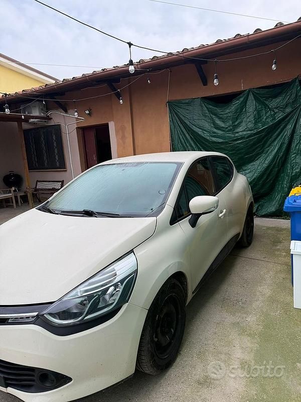 Usado Renault Clio IV Expression 75 CV (55 kW) 2015 Berlina