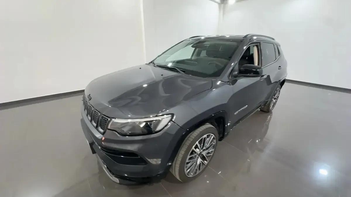 Usata Jeep Compass Summit 130 CV (95 kW) 2025 679graphite grey SUV