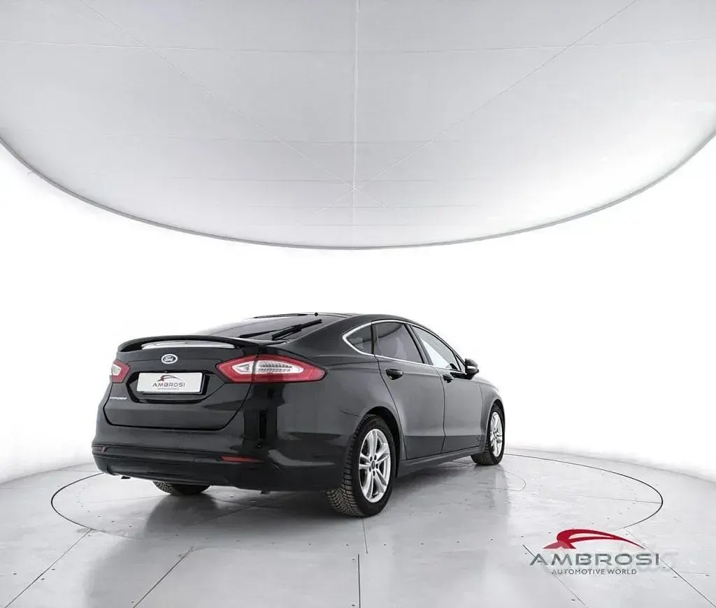 Usata Ford Mondeo Titanium 150 CV (110 kW) 2015 Nero Berlina