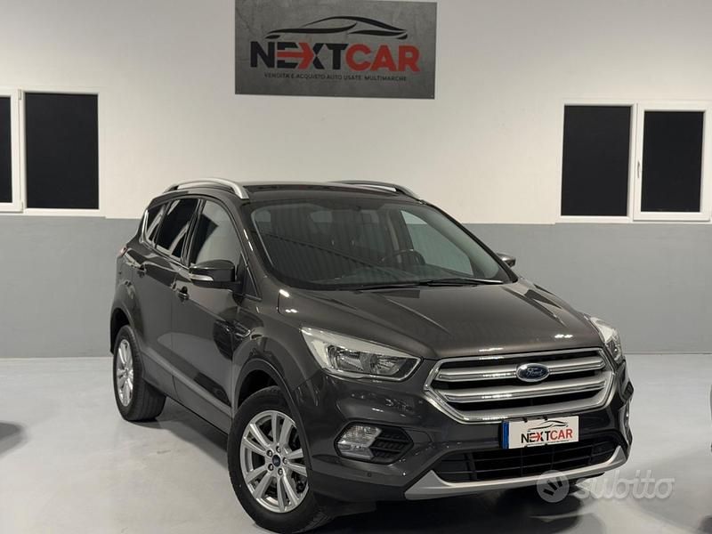 Usata Ford Kuga Business Edition 120 CV (88 kW) 2018 Grigio SUV