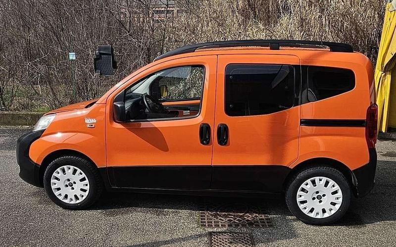 Usata Citroën Nemo 73 CV (53 kW) 2010 Arancione Monovolume