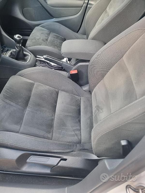 Usata VW Golf VI 140 CV (102 kW) 2011 Bianco Utilitaria