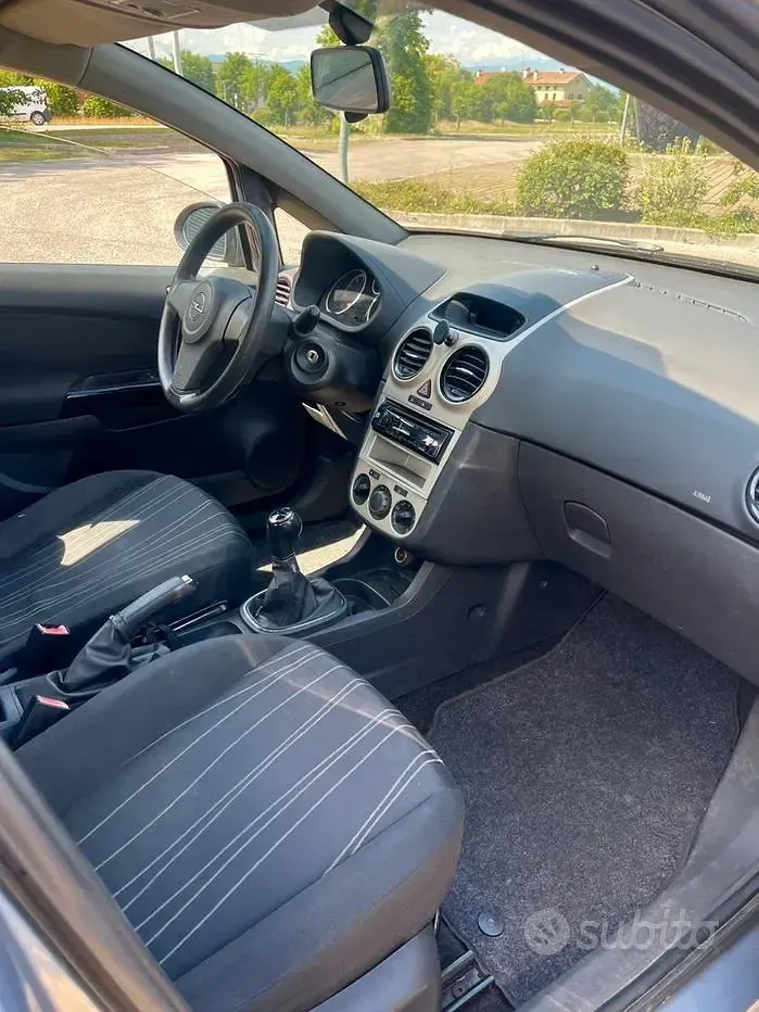 Usata Opel Corsa 80 CV (58 kW) 2007 Grigio Utilitaria