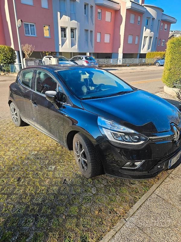 Nero Usata 2019 Renault Clio IV Tre volumi | 12.000 € - Immagine 1/4