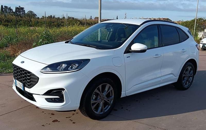 Usata Ford Kuga ST-Line X 224 CV (164 kW) 2023 Bianco SUV