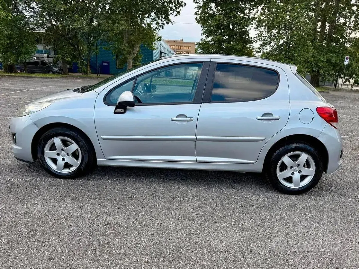 Usata Peugeot 207 Active 95 CV (69 kW) 2011 Grigio Berlina